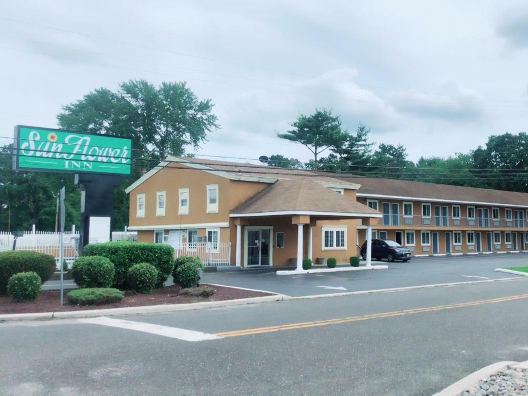 Sunflower Inn กัลโลเวย์ ภายนอก รูปภาพ